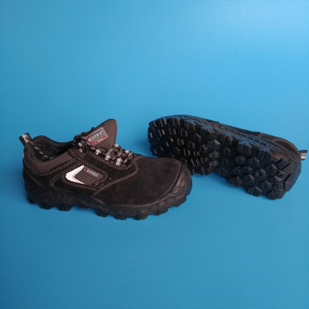 Low, suede shoe with "COFRA" safety toe cap Best Price, shop