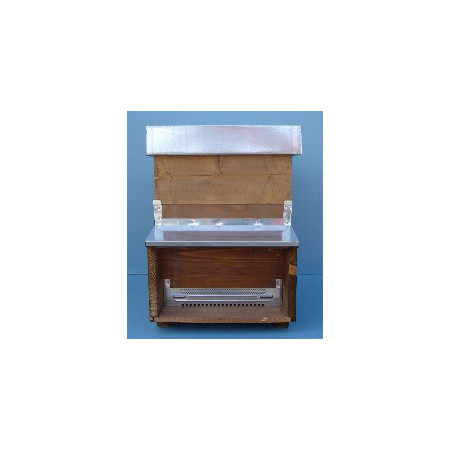 Migration 10-comb anti-varroa beehive. Nest with wax sheets
